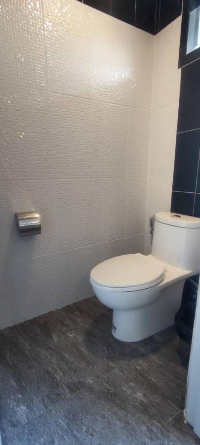Medileaf Hostel Hatrin Kültér fotó
