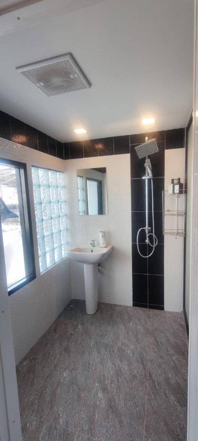 Medileaf Hostel Hatrin Kültér fotó