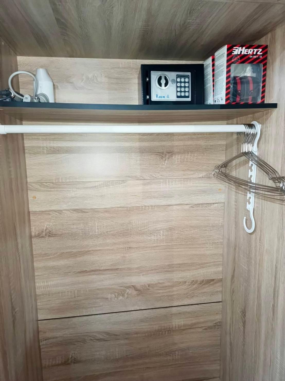 Medileaf Hostel Hatrin Kültér fotó